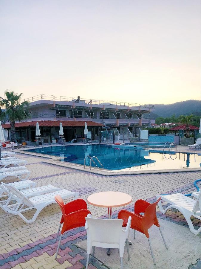 Hotel Palmera Sarti Extérieur photo